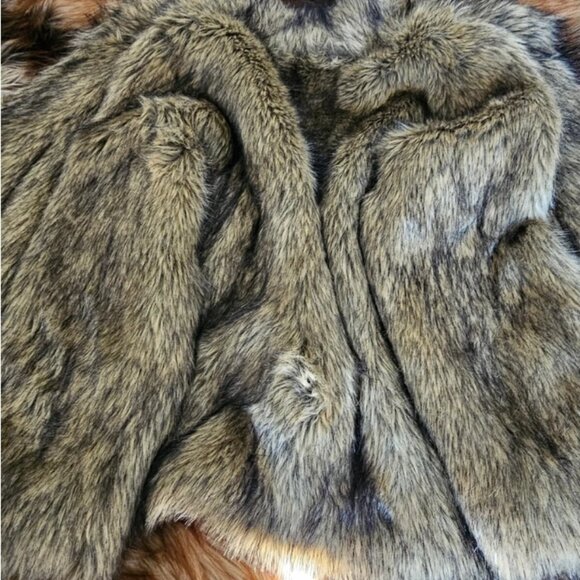 Kathy Ireland Medium Faux Coyote Fur Coat - Picture 6 of 9
